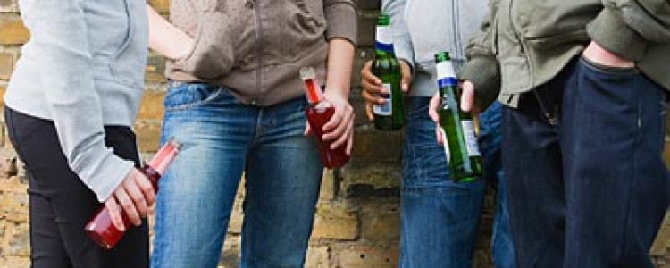 Подростковый алкоголизм: как распознать